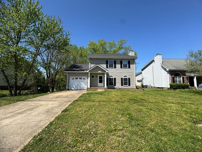 837 Iris Ln in Clarksville, TN - Foto de edificio - Building Photo
