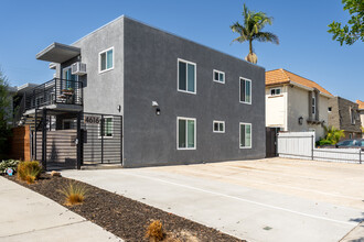 4616 Bancroft St in San Diego, CA - Building Photo - Building Photo