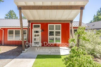 7013 Stanich Ave in Gig Harbor, WA - Building Photo - Building Photo