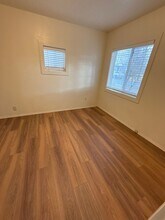 402 NW Georgia Ave-Unit -02 in Bend, OR - Foto de edificio - Building Photo