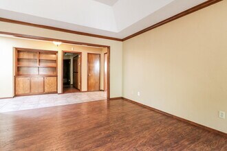7721 Maehs Terrace in Oklahoma City, OK - Foto de edificio - Building Photo