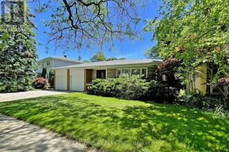 17 Foursome Cres in Toronto, ON - Building Photo - Building Photo