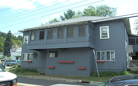 1231 Main St in Long Lake, NY - Foto de edificio - Building Photo