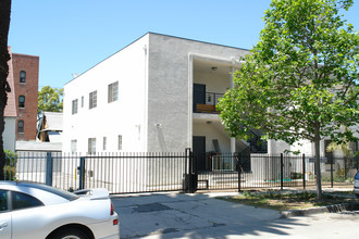 705 S Gramercy Pl in Los Angeles, CA - Building Photo - Building Photo