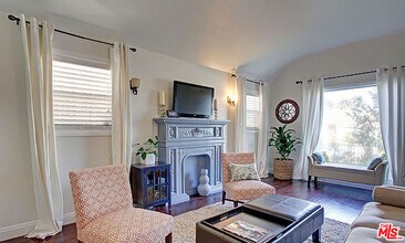 2315 Cochran Ave in Los Angeles, CA - Building Photo - Building Photo