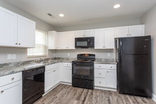 Caswell at Riverwalk in Jacksonville, NC - Building Photo