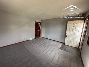 911 Castlewood Ave in Fulton, MO - Building Photo - Building Photo