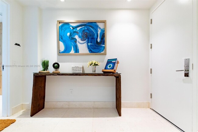 360 Ocean Dr in Key Biscayne, FL - Building Photo - Building Photo