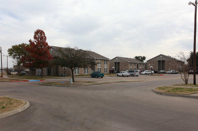 La Villita Apartments in Forney, TX - Building Photo - Building Photo