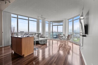 231 Fort York Blvd, Unit SI ID1347382P in Toronto, ON - Building Photo - Building Photo