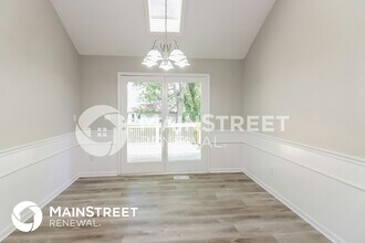 306 W Sierra Dr in Raymore, MO - Building Photo - Building Photo