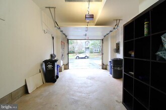 30 Chicopee Dr in Princeton, NJ - Building Photo - Building Photo