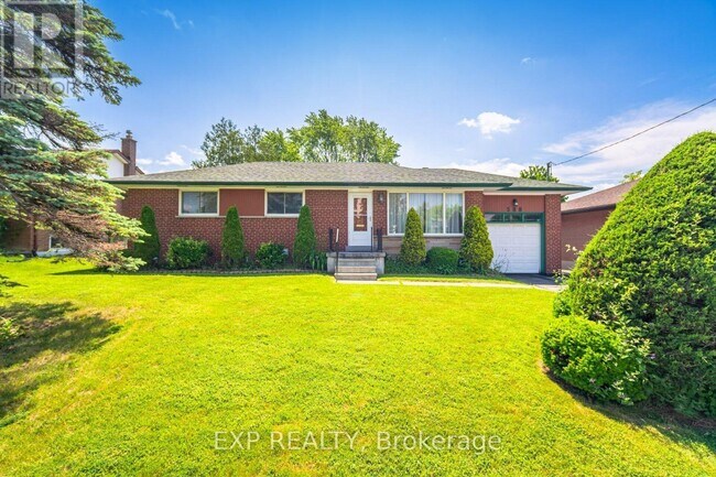 property at 588 Hyacinthe Blvd