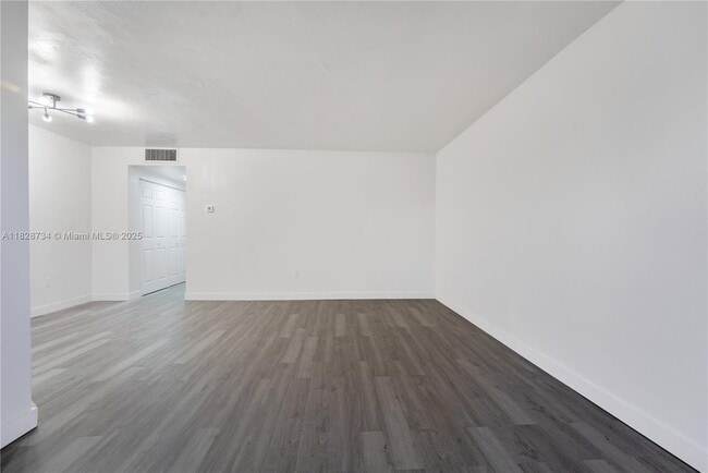 610 NE 123rd St in North Miami, FL - Building Photo - Building Photo