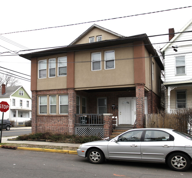 111 Guilden St in New Brunswick, NJ - Foto de edificio - Building Photo