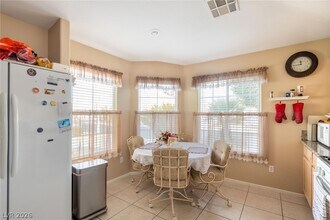 1563 Raining Hills St in Henderson, NV - Building Photo - Building Photo