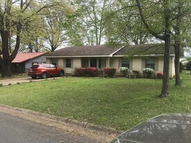 1829 Rich Rd in Jonesboro, AR - Building Photo