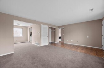 4688 Hilton Ave in Columbus, OH - Building Photo - Building Photo