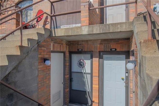 3267 Niagara Sq in Pittsburgh, PA - Foto de edificio - Building Photo