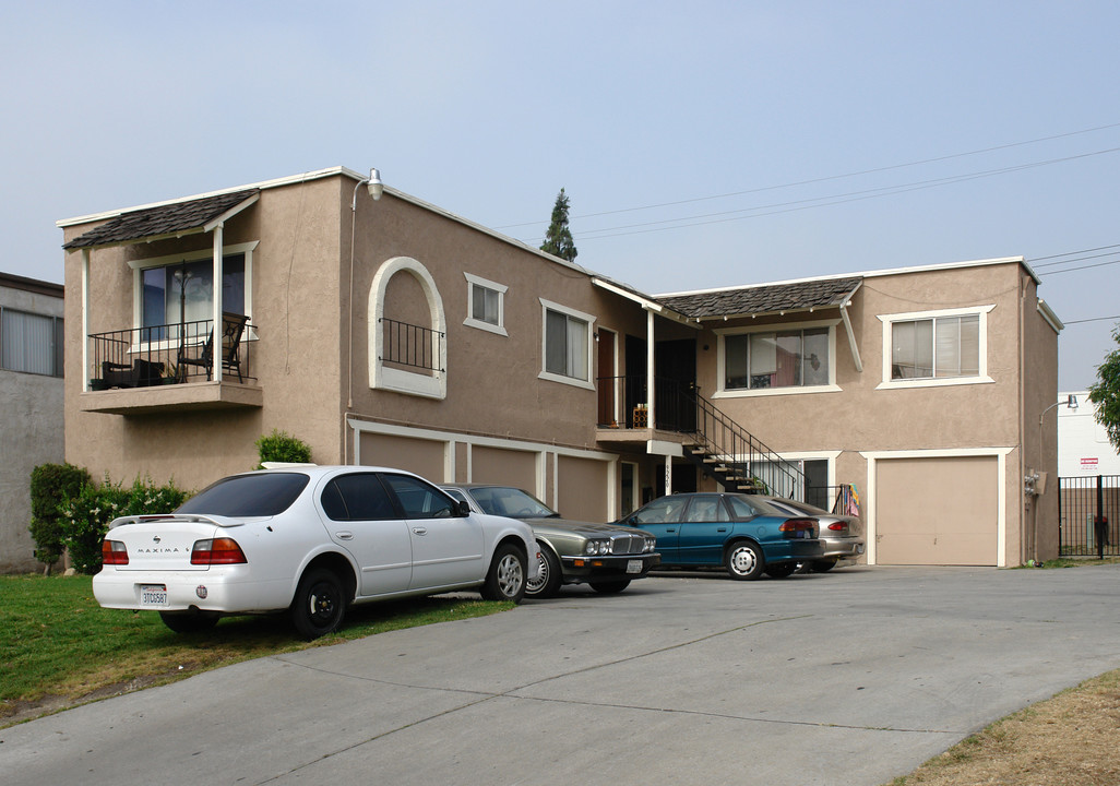 9220 Wheeler Ct in Fontana, CA - Building Photo