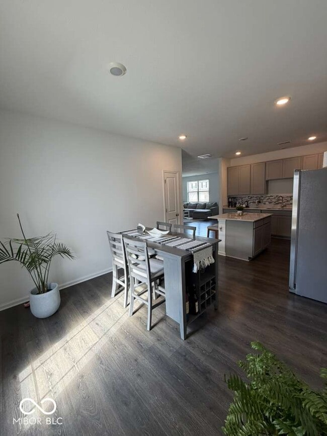 6301 Rhinecliff Dr in Whitestown, IN - Building Photo - Building Photo