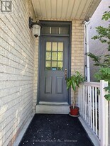 212 Maple Sugar Ln in Vaughan, ON - Building Photo