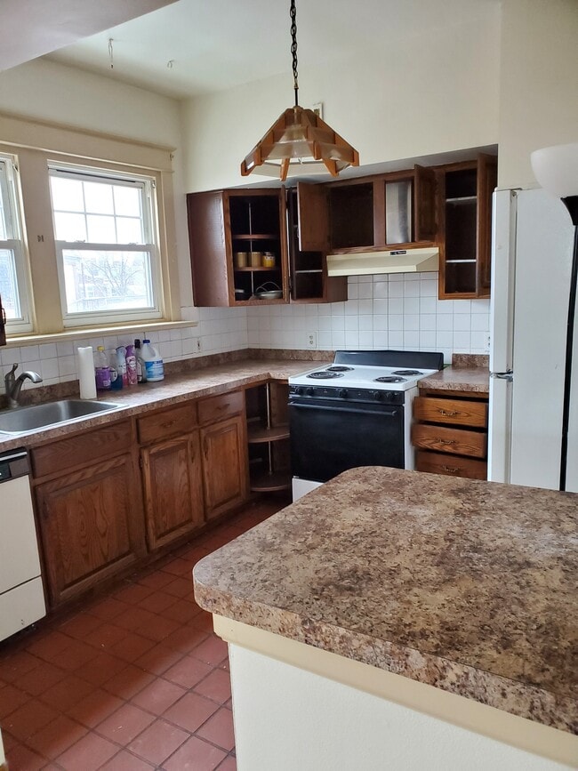 128 N 11th St, Unit 3