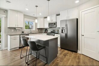 5668 Cattail Ct NE in Prior Lake, MN - Building Photo - Building Photo