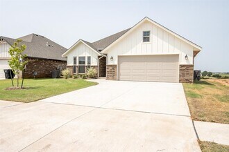 495 Cherrybark Dr in Washington, OK - Building Photo - Building Photo
