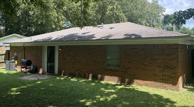 5179 Crestwood Cove in Horn Lake, MS - Foto de edificio - Building Photo