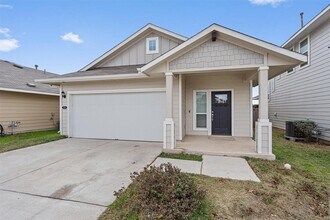 300 Delta Crst in Maxwell, TX - Building Photo - Building Photo