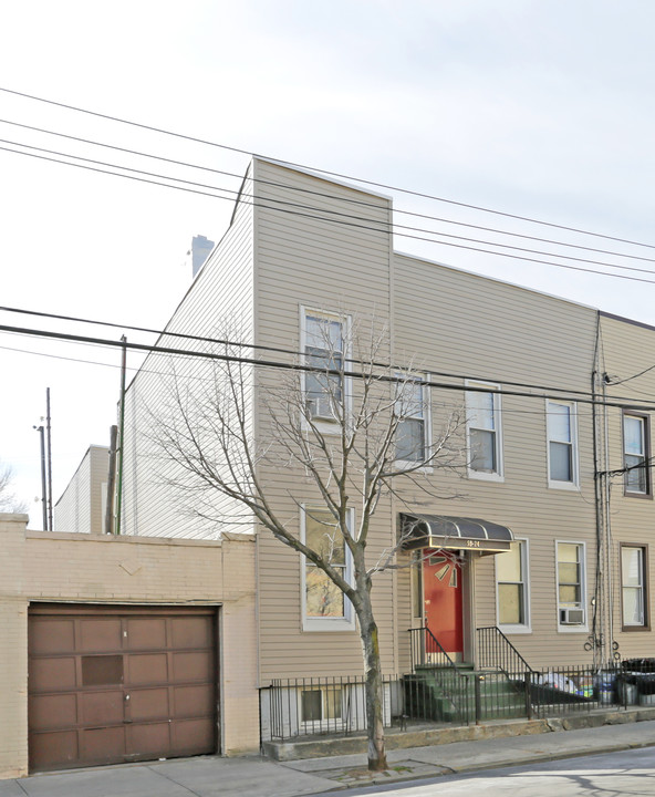 5924 67th Ave in Ridgewood, NY - Building Photo