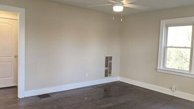 2000 Thomas Ave in Columbia, TN - Building Photo - Building Photo