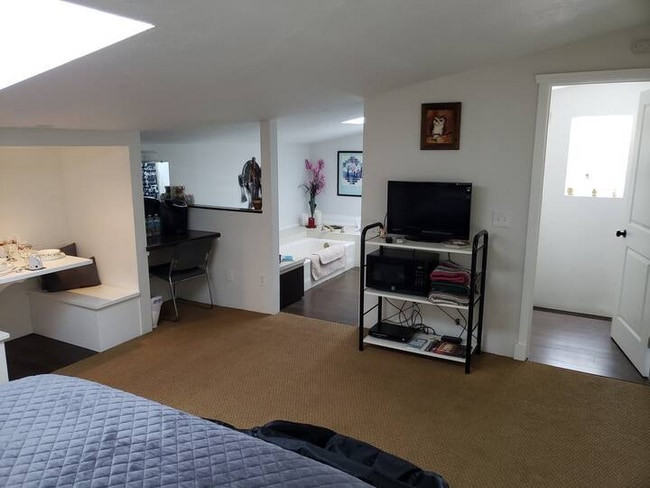 37711 E Benton Rd in Temecula, CA - Foto de edificio - Building Photo