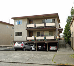 Go Long Apartments in Seattle, WA - Building Photo - Building Photo