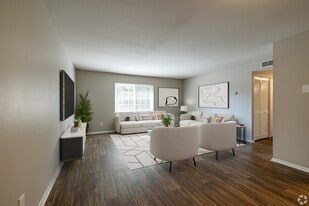 Eagle Trace Apartments in Greenville, SC - Building Photo