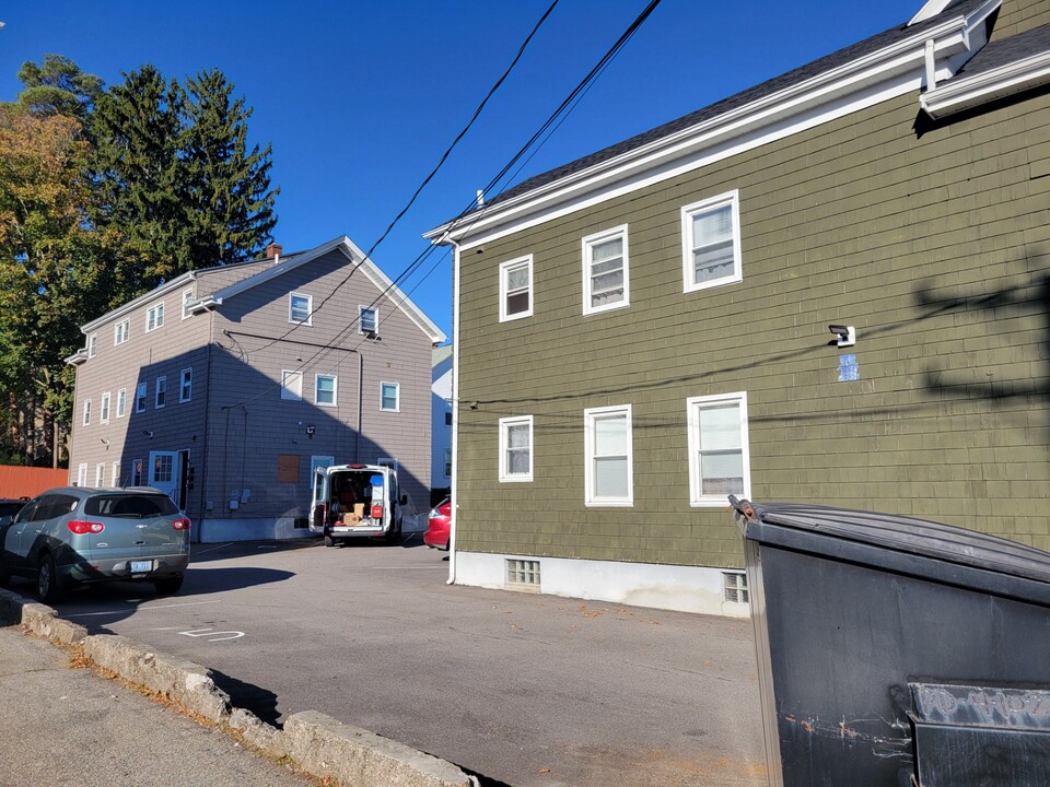 78 Railroad St in Central Falls, RI - Building Photo