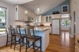 153 Shore Rd in Clinton, CT - Building Photo - Building Photo