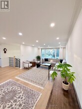 27 Manadon Dr in Toronto, ON - Building Photo - Building Photo