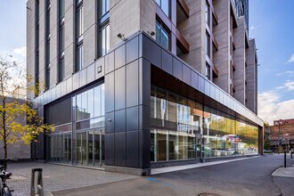 Tour Des Canadiens 3 - 1269 Rue Saint Antoine in Montréal, QC - Building Photo - Building Photo