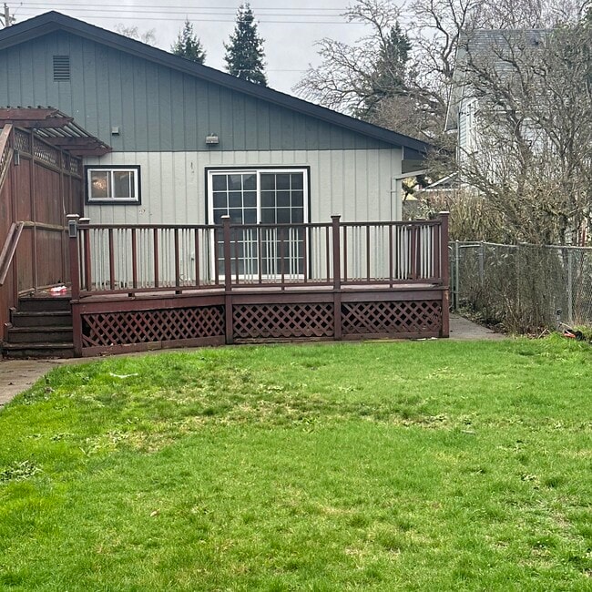 21326 Main St NE in Aurora, OR - Building Photo - Building Photo