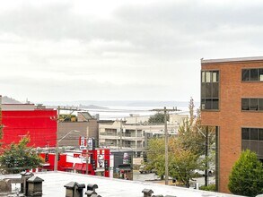 Queen Anne Arms in Seattle, WA - Foto de edificio - Building Photo