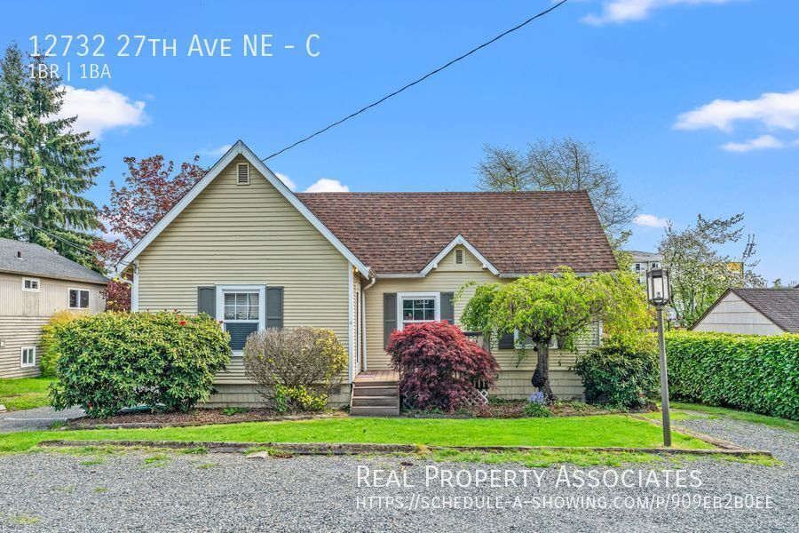 12732 27th Ave NE in Seattle, WA - Building Photo