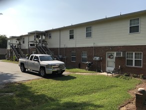 9 Walnut St in Thomasville, NC - Building Photo - Building Photo