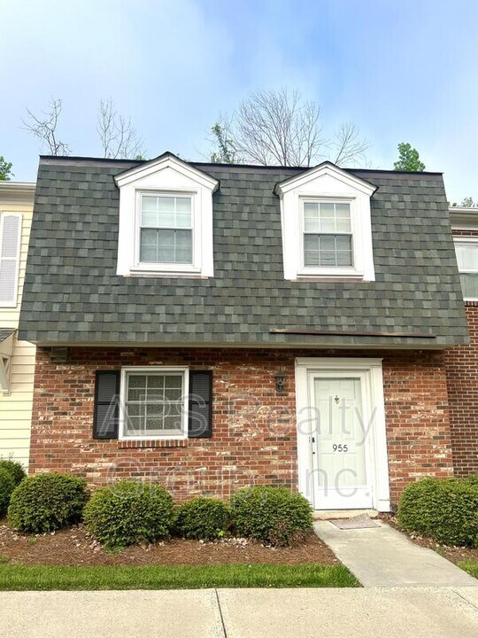 955 W 5th Ave in Lexington, NC - Building Photo
