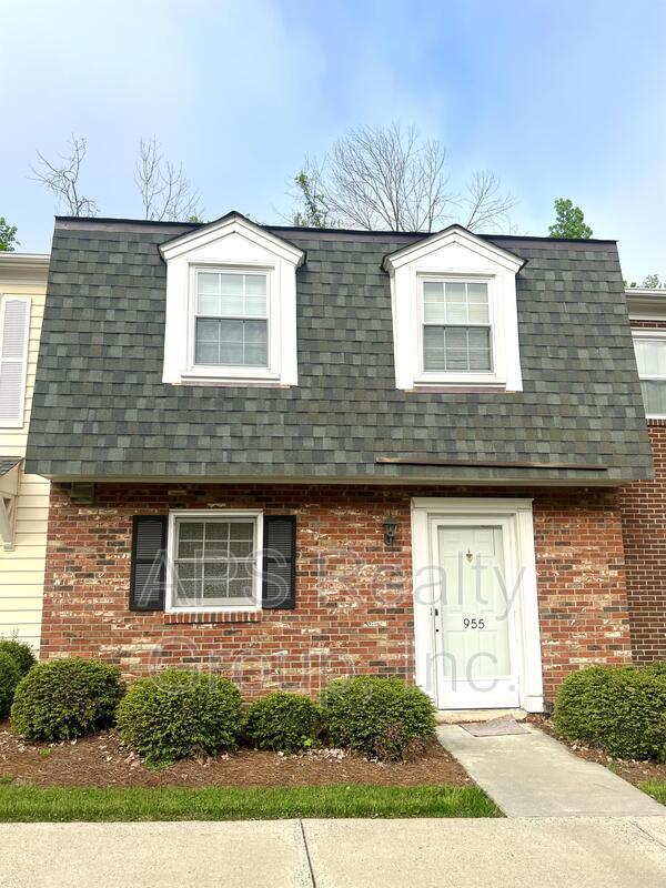 property at 955 W 5th Ave