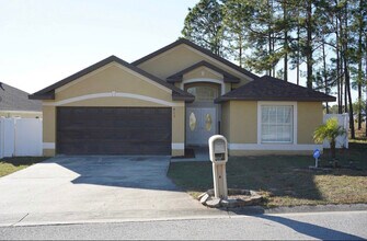 413 Woodlark Dr in Davenport, FL - Foto de edificio - Building Photo
