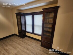 3280 W 82nd St in Cleveland, OH - Building Photo - Building Photo