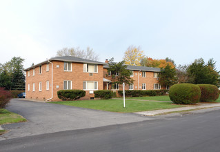 420 E Ridge Rd in Rochester, NY - Building Photo - Building Photo