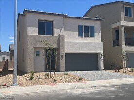 7470 S Pioneer Way in Las Vegas, NV - Building Photo